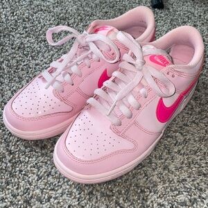 Nike Dunk Low Triple Pink